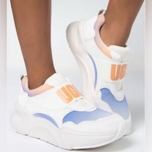 UGG LA FLEX LOGO CHUNKY SNEAKERS Size 9
